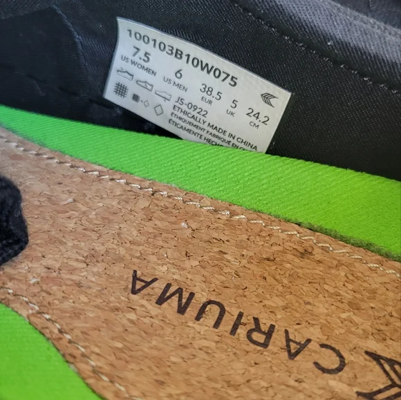 Cariuma OCA low all black canvas shoes women's size 7.5 - like new - Picture 6 of 7